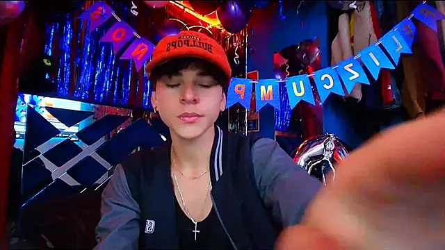 Snapshot of Luke_Howland chatting on 11, 11, 2025 Luke Howland online show from 11, 11, 2025