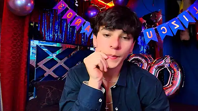 Snapshot of Luke_Howland chatting on 12, 11, 2025 Luke Howland online show from 12, 11, 2025