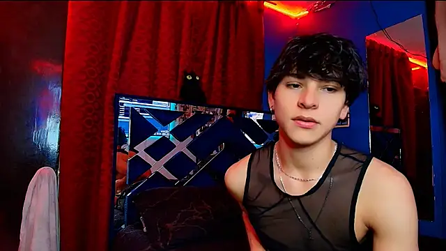 Snapshot of Luke_Howland chatting on 4, 12, 2025 Luke Howland online show from 4, 12, 2025