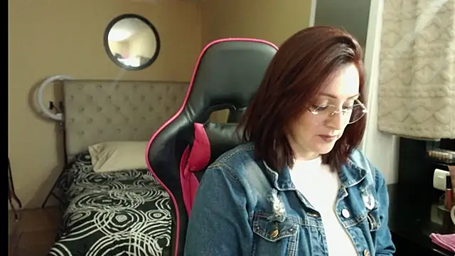 Carol Scottt online show from 8, 10, 2025