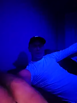 Snapshot of McdyllanXX chatting on 25, 2, 2025 McdyllanXX online show from 25, 2, 2025