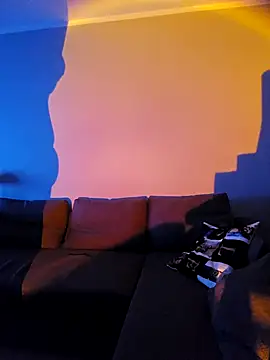 Snapshot of McdyllanXX chatting on 6, 10, 2025 McdyllanXX online show from 6, 10, 2025