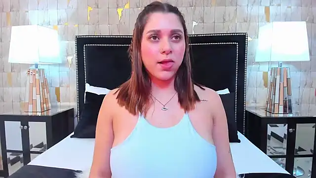 Snapshot of SophiaLaurens chatting on 25, 1, 2025 SophiaLaurens online show from 25, 1, 2025