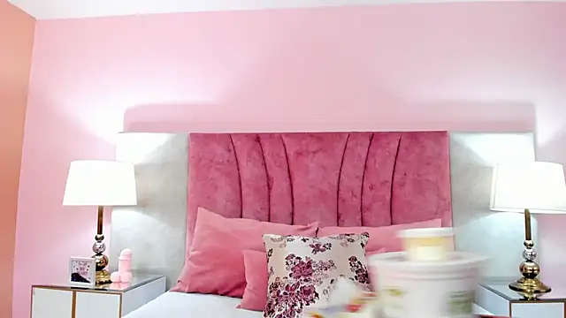 SophiaLaurens online show from 3, 2, 2025