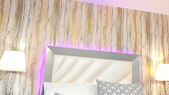 Snapshot of SophiaLaurens chatting on 11, 2, 2025 SophiaLaurens online show from 11, 2, 2025