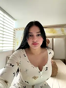 Snapshot of sarasoto_1 chatting on 17, 12, 2025 sarasoto 1 online show from 17, 12, 2025