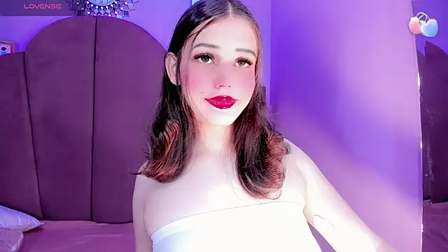 ValeriaAguilar online show from 13, 1, 2026