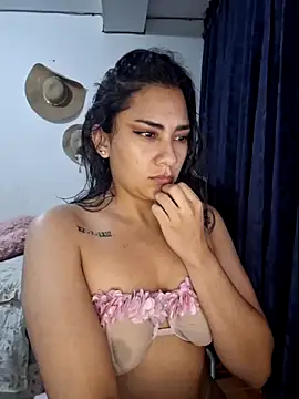 Thaliacooper  online show from 18, 1, 2025