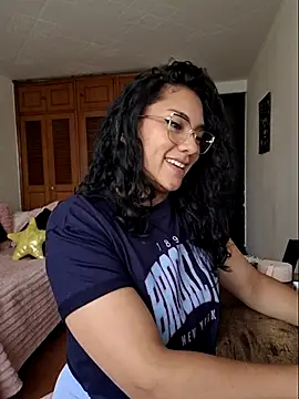 Thaliacooper  online show from 12, 9, 2025