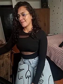 Thaliacooper  online show from 13, 1, 2026