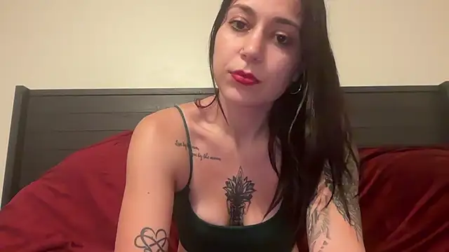 QueenLolaX online show from 10, 10, 2025