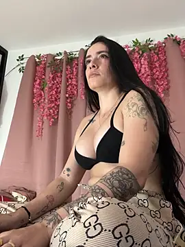 msschloee  online show from 21, 11, 2025