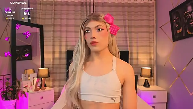 Snapshot of Megan_Do_Santos chatting on 10, 11, 2025 Megan Do Santos online show from 10, 11, 2025