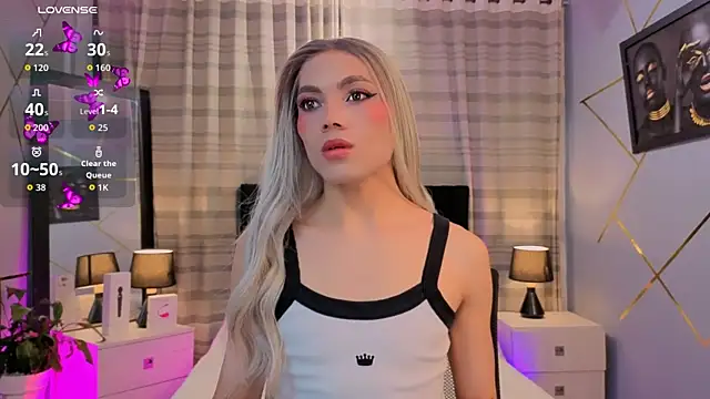 Snapshot of Megan_Do_Santos chatting on 11, 11, 2025 Megan Do Santos online show from 11, 11, 2025