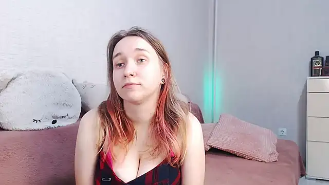 lovely hayley online show from 30, 6, 2026