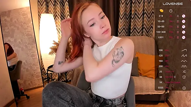 LanaBlu  online show from 4, 2, 2025