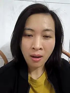 Snapshot of Sweets24 chatting on 8, 1, 2025 Sweets24 online show from 8, 1, 2025