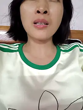 Snapshot of Sweets24 chatting on 10, 9, 2025 Sweets24 online show from 10, 9, 2025