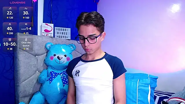 OwenBluee online show from 28, 1, 2025