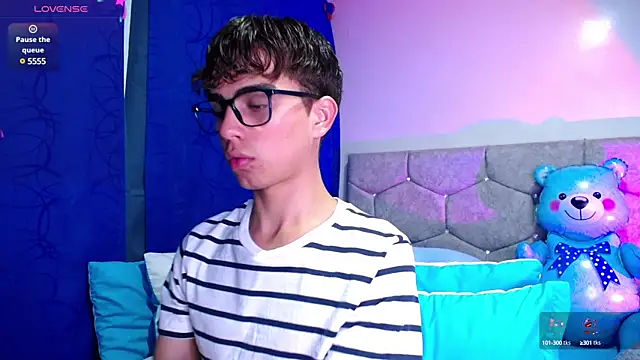 OwenBluee online show from 4, 2, 2025