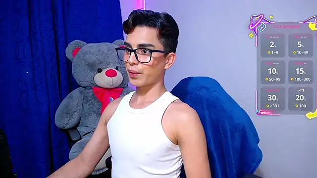 Snapshot of OwenBluee chatting on 25, 4, 2026 OwenBluee online show from 25, 4, 2026