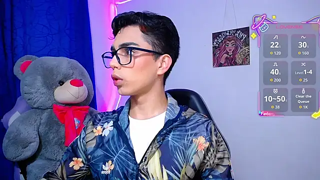 Snapshot of OwenBluee chatting on 3, 5, 2026 OwenBluee online show from 3, 5, 2026