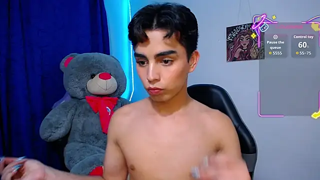 Snapshot of OwenBluee chatting on 12, 5, 2026 OwenBluee online show from 12, 5, 2026