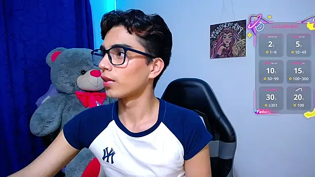 Snapshot of OwenBluee chatting on 14, 5, 2026 OwenBluee online show from 14, 5, 2026