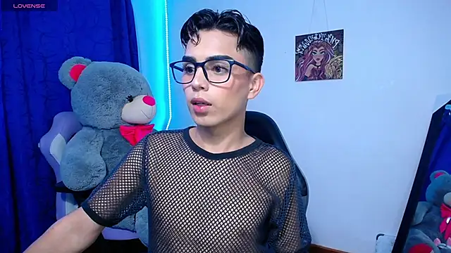 Snapshot of OwenBluee chatting on 22, 5, 2026 OwenBluee online show from 22, 5, 2026