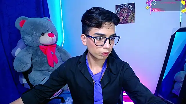 Snapshot of OwenBluee chatting on 4, 6, 2026 OwenBluee online show from 4, 6, 2026