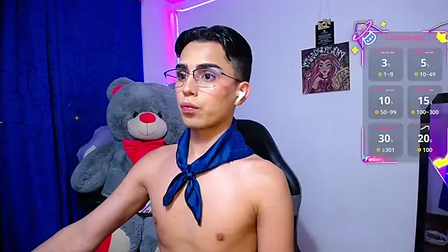 Snapshot of OwenBluee chatting on 5, 7, 2026 OwenBluee online show from 5, 7, 2026