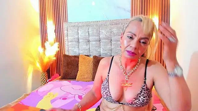 AnastasiaTaylor  online show from 16, 3, 2025