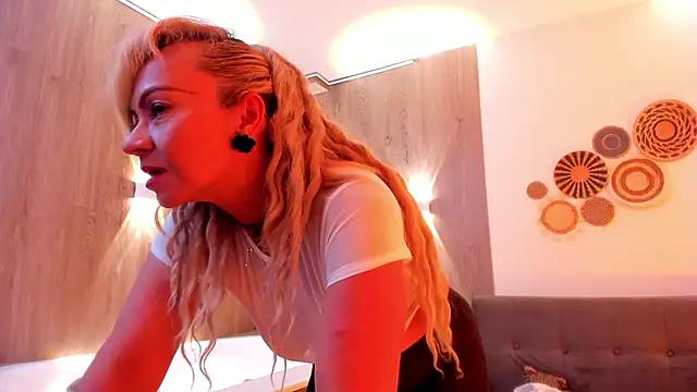 AnastasiaTaylor  online show from 6, 11, 2025