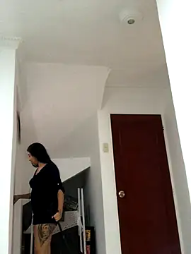 SweetLatiin  online show from 12, 9, 2025