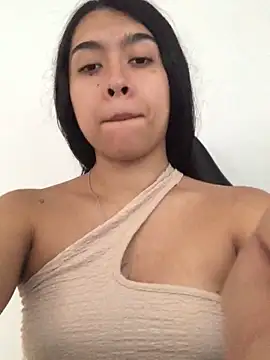 SweetLatiin  online show from 5, 10, 2025