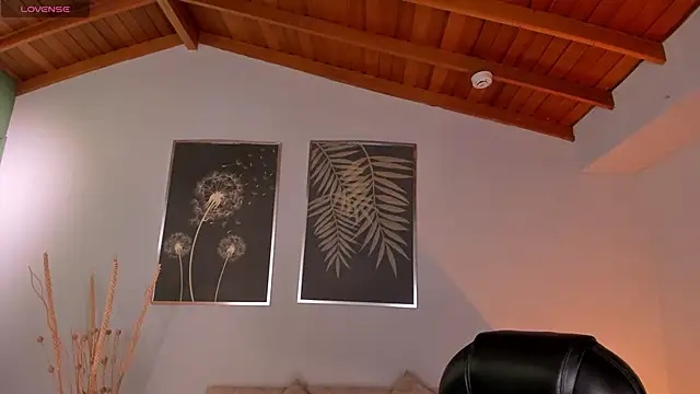 ValeriaRiveraX online show from 14, 12, 2025