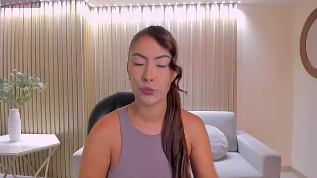 ArianaDumont online show from 1, 6, 2026