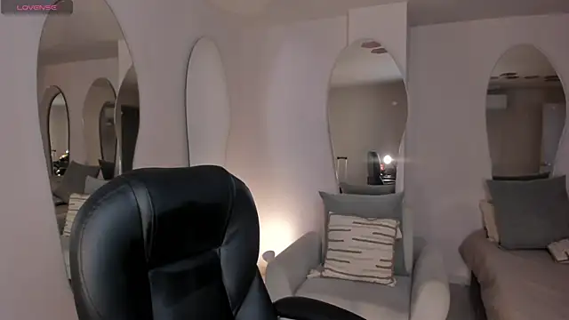 Snapshot of ArianaDumont chatting on 26, 6, 2026 ArianaDumont online show from 26, 6, 2026