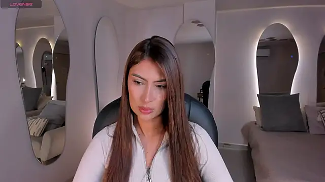 Snapshot of ArianaDumont chatting on 28, 6, 2026 ArianaDumont online show from 28, 6, 2026
