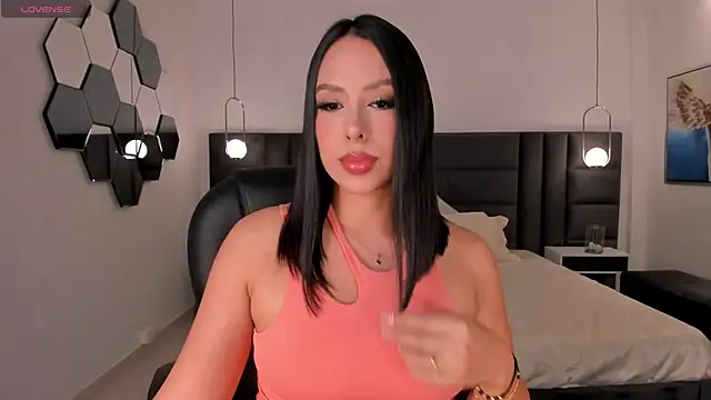 Snapshot of KatieStonne chatting on 22, 10, 2025 KatieStonne online show from 22, 10, 2025