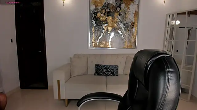 Snapshot of KatieStonne chatting on 4, 11, 2025 KatieStonne online show from 4, 11, 2025