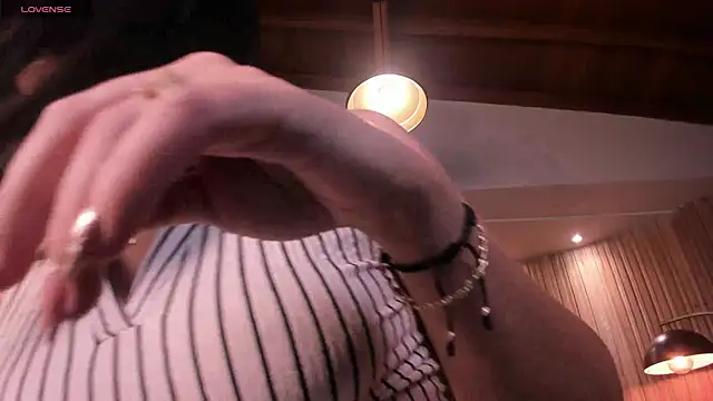 Snapshot of KatieStonne chatting on 21, 11, 2025 KatieStonne online show from 21, 11, 2025