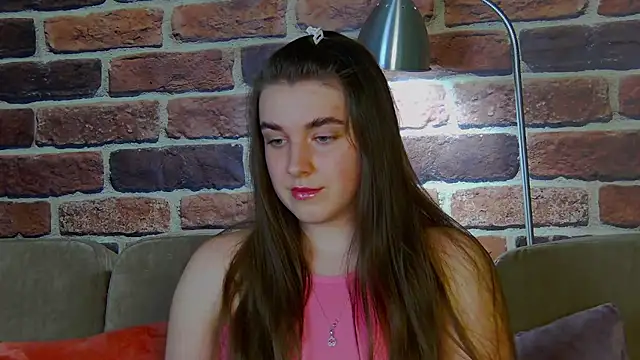 Sofia Hugs online show from 1, 4, 2026