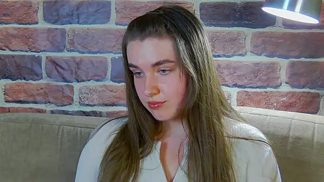 Sofia Hugs online show from 19, 4, 2026