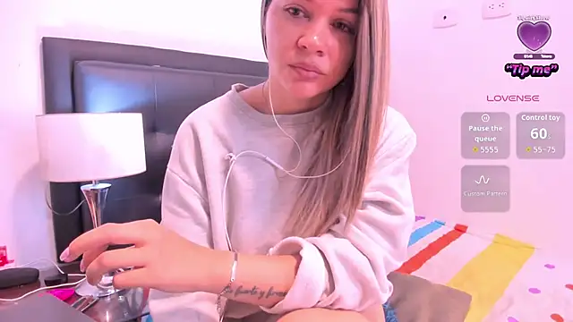 Snapshot of daniela_beauty chatting on 25, 11, 2025 daniela beauty online show from 25, 11, 2025