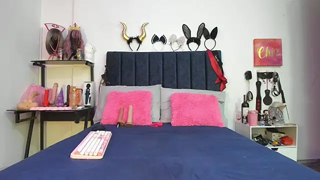 Snapshot of emmily_giraldo chatting on 28, 11, 2025 emmily giraldo online show from 28, 11, 2025