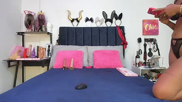 Snapshot of emmily_giraldo chatting on 29, 11, 2025 emmily giraldo online show from 29, 11, 2025