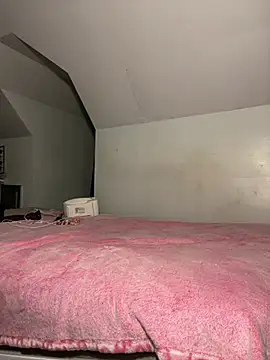 AUNYXXX online show from 24, 1, 2025