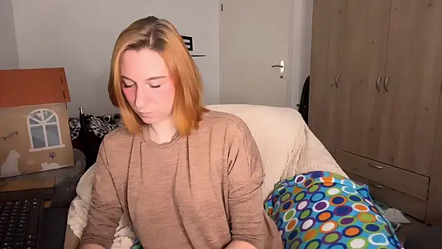 Snapshot of Caliiie-of chatting on 22, 9, 2025 Caliiie-of online show from 22, 9, 2025