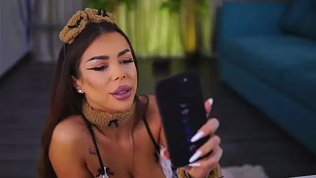 Snapshot of MissKiarra chatting on 27, 2, 2025 MissKiarra online show from 27, 2, 2025